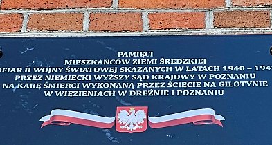 Odsłonięcie tablicy upamiętniającej Bohaterów-21179