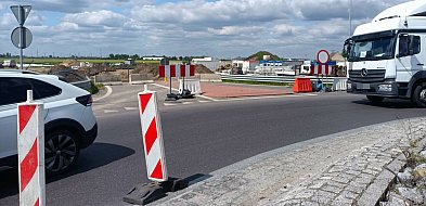 Budują drogę zjazdową z trasy katowickiej-21357
