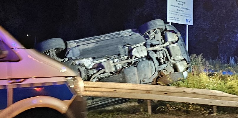 Telefon sam wezwał służby. Kierowca był pijany - 22592