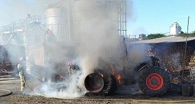 Ciągnik rolniczy spłonął doszczętnie. Znajomi założyli zbiórkę-22692