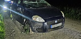 Nietrzeźwa 18-latka doprowadziła do dachowania samochod