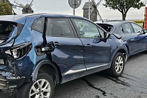 Efekt domina na DK11 w Koszutach - 4 pojazdy, którymi podróżowało 11 osób-23180