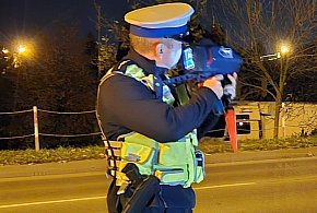 Jednej nocy kierowca otrzymał więcej punktów karnych, niż ma lat-23561