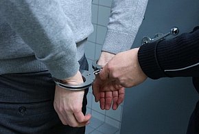 Nie może zbliżać się do swojej matki