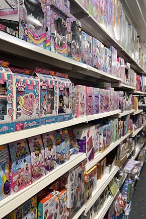 Środa Wlkp: Prezenty i zabawki w Hurtownii AWZ-983