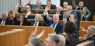 Chcą znieść dwukadencyjność włodarzy miast i gmin-23868