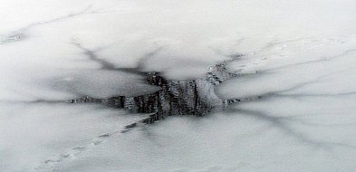 W sąsiednim powiecie: Kobieta i dziecko pod lodem-24247