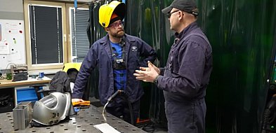 Kulisy fabryki Solaris. Jak powstaje gotowy autobus