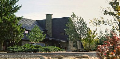 Ślub i wesele nad jeziorem w rytmie natury