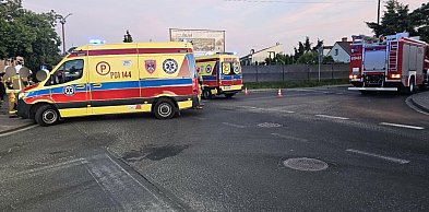 Pasażerka przeleciała nad maską samochodu