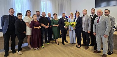 Nowe imię, absolutorium i długi