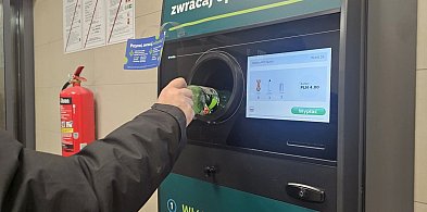 Butelki i puszki trzymane w workach, czyli system kaucyjny