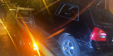Nietrzeźwy kierował Audi. Nie miał prawa jazdy i włączonych świateł