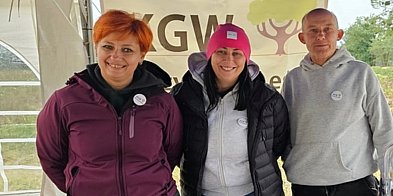 Rogale na świętego Marcina sprzedawane przy kościele-23343