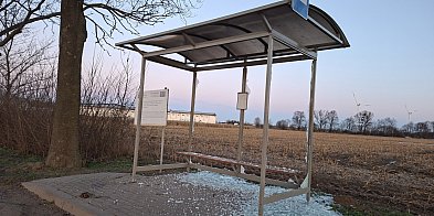 Poszukiwany jest sprawca zniszczeń-24256