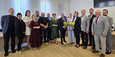 Nowe imię, absolutorium i długi