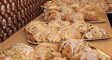 Cztery średzkie cukiernie z certyfikatem wypieku Rogali Świętomarcińskich-23399