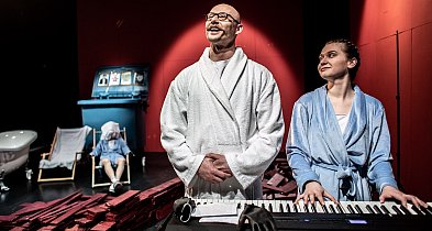 Bez patosu, za to z artystyczną wnikliwością. 12 lekcji o wojnie – spektakl!-23546