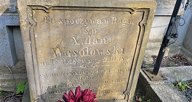 W Bazylice Kolegiackiej udzielał się jako emeryt rezydent-23633