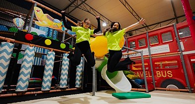 JUMP Park Trampolin: Małpi Gaj czy Wielki Czerwony Autobus?