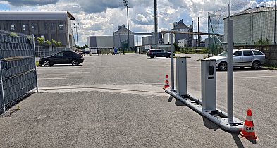 Płatny parking przy hali CESiRu