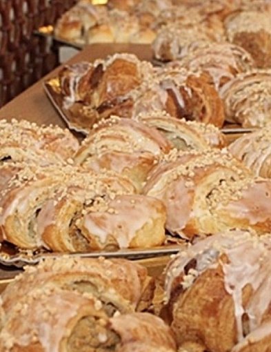 Cztery średzkie cukiernie z certyfikatem wypieku Rogali Świętomarcińskich-23399