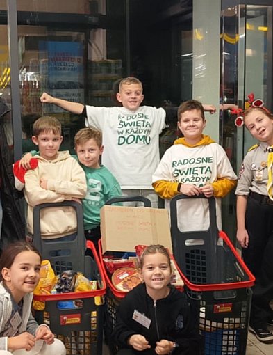 Uczniowie myślą o potrzebujących-24057