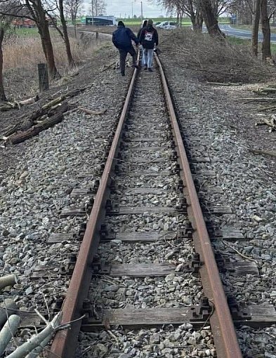 Przygotowania na torach. Kolejka rusza 1 maja