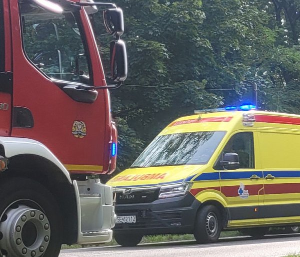 Zderzenie trzech pojazdów na DW432-22932