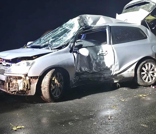 W Olszewie kierujący hondą uderzył w drzewo-23230