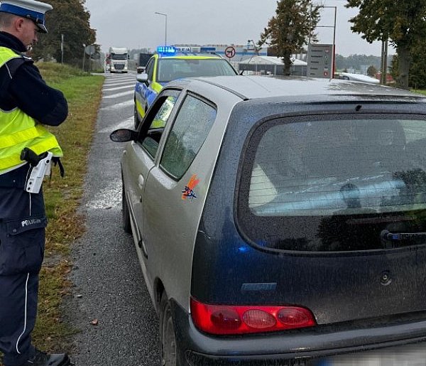 Próbowali dokonać kradzieży. To niejedyne przewinienie mężczyzn-23277