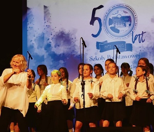 Pół wieku Szkoły Podstawowej w Słupi Wielkiej-23708