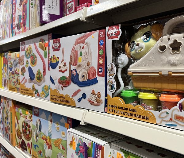 Świąteczne hity na każdą kieszeń w Hurtowni Zabawek AWZ - 23886