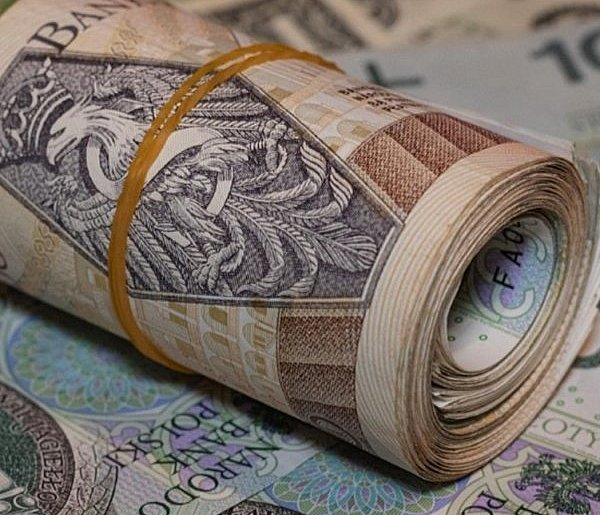 Stracili blisko 100 tysięcy złotych. Nie daj się oszukać!