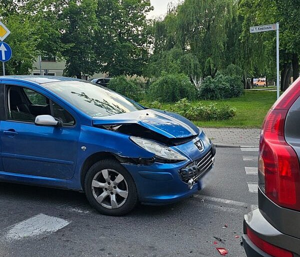 Chciał uciec, ale został zatrzymany. Sprawca kolizji z promilami