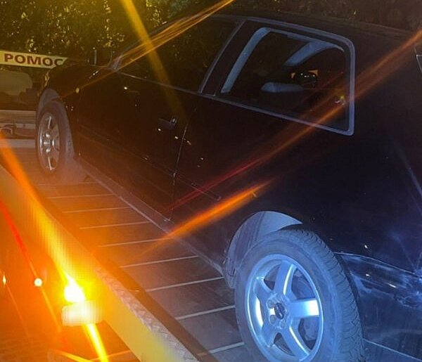 Nietrzeźwy kierował Audi. Nie miał prawa jazdy i włączonych świateł