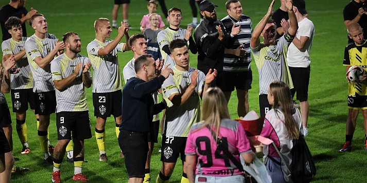 Wciąż niepokonani w rozgrywkach ligowych. Warta rozgromiona