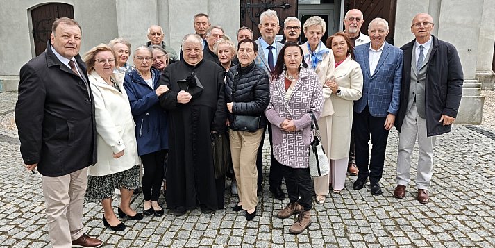 Spotkali się 50 lat po maturze