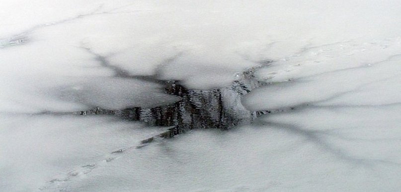 W sąsiednim powiecie: Kobieta i dziecko pod lodem