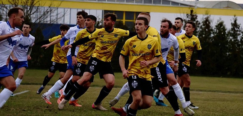 Derby powiatu dla Pompa Team. Emocje, zwroty akcji i trzy gole