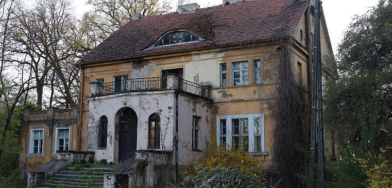 Ubodzy jak „kościelne szczury” kupili dom i sprowadzili szarytki