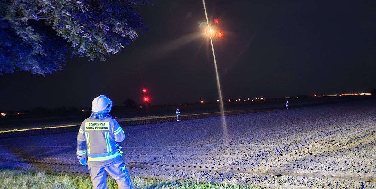 Przy DW432 lądował śmigłowiec LPR, który przetransportował poszkodowanego do szpitala w Poznaniu