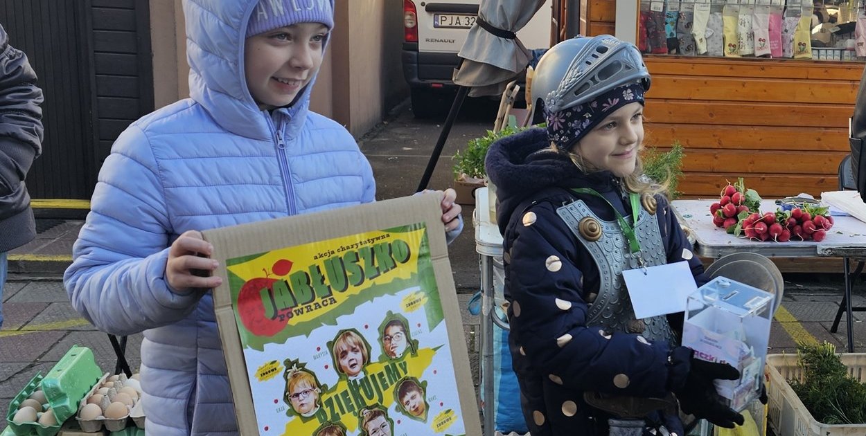 Sprzedano blisko 11 ton jabłek żeby pomóc dzieciom