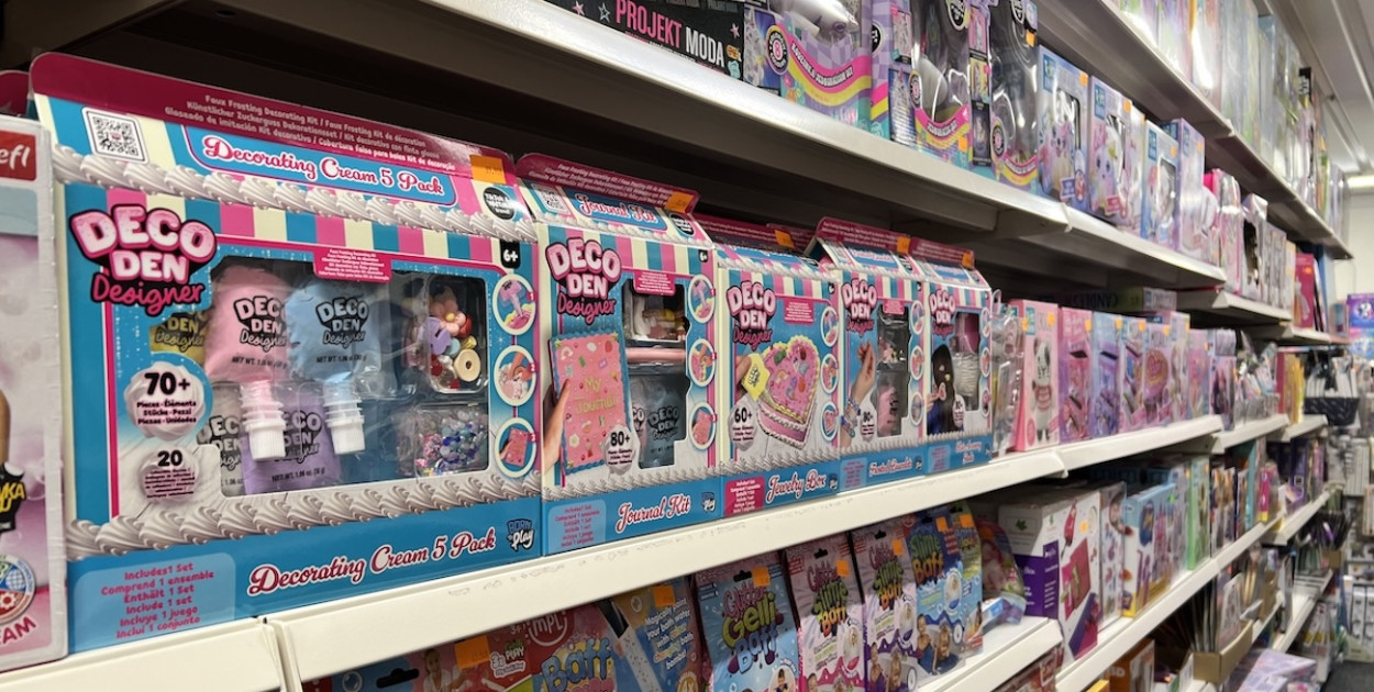 Mikołajki tuż za rogiem! Odkryj krainę prezentów na każdą kieszeń w Hurtowni Zabawek AWZ!