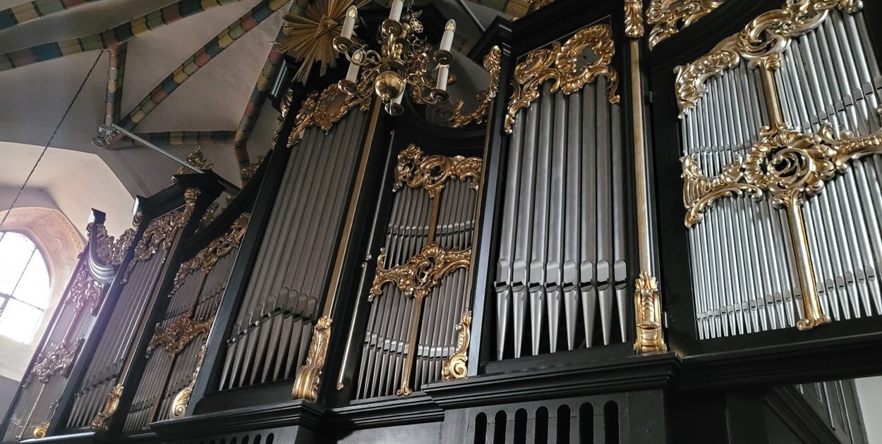 Organy w Bazylice Kolegiackiej w Środzie Wielkopolskiej