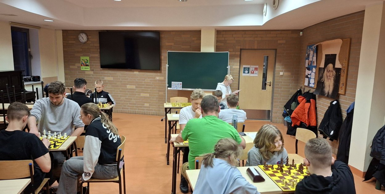 Ostatnie przed feriami spotkanie szachowe w KS Hemtan Środa