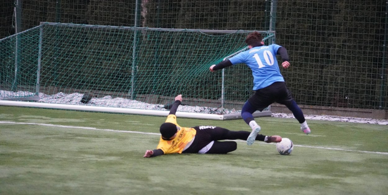 Piłkarze Pompa Team pojechali do Jarocina na sparing z Koroną Piaski