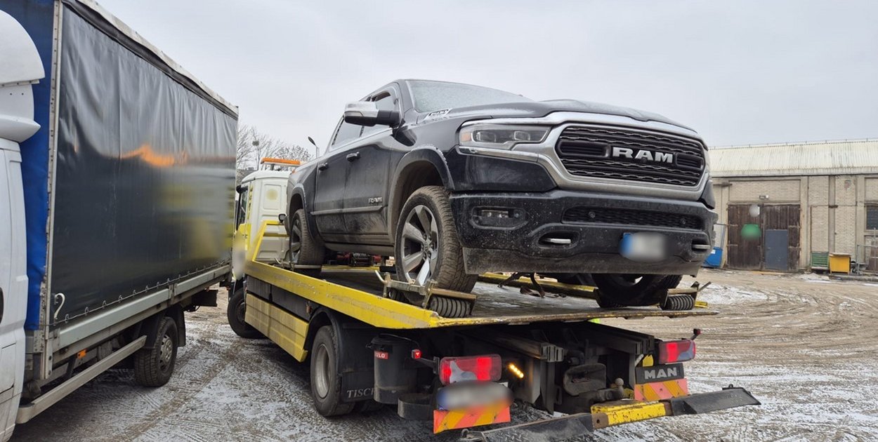 Akcja kontrterrorystów w Środzie. Wyłudzenia odszkodowań i środki odurzające