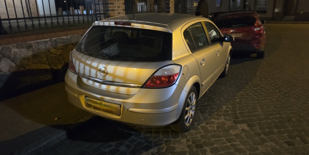 Dokument zwalnia ze stosowania się do znaków?