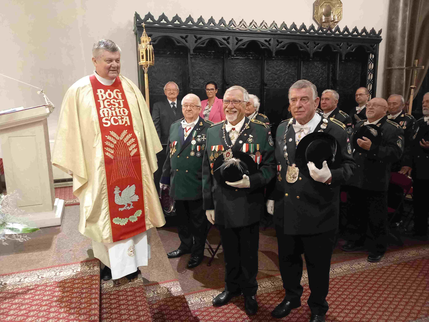 Nowy Król Kurkowy wraz z rycerzami otrzymali insygnia Fot. Kurkowe Bractwo Strzeleckie w Środzie